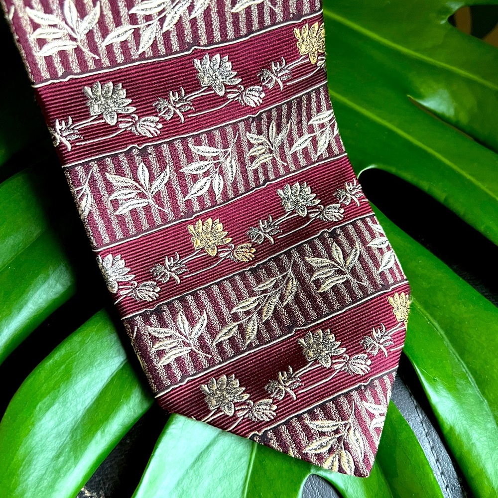 Robert Talbott Best of Class Gorgeous Floral Hand Woven Finest Silk Tie USA EUC